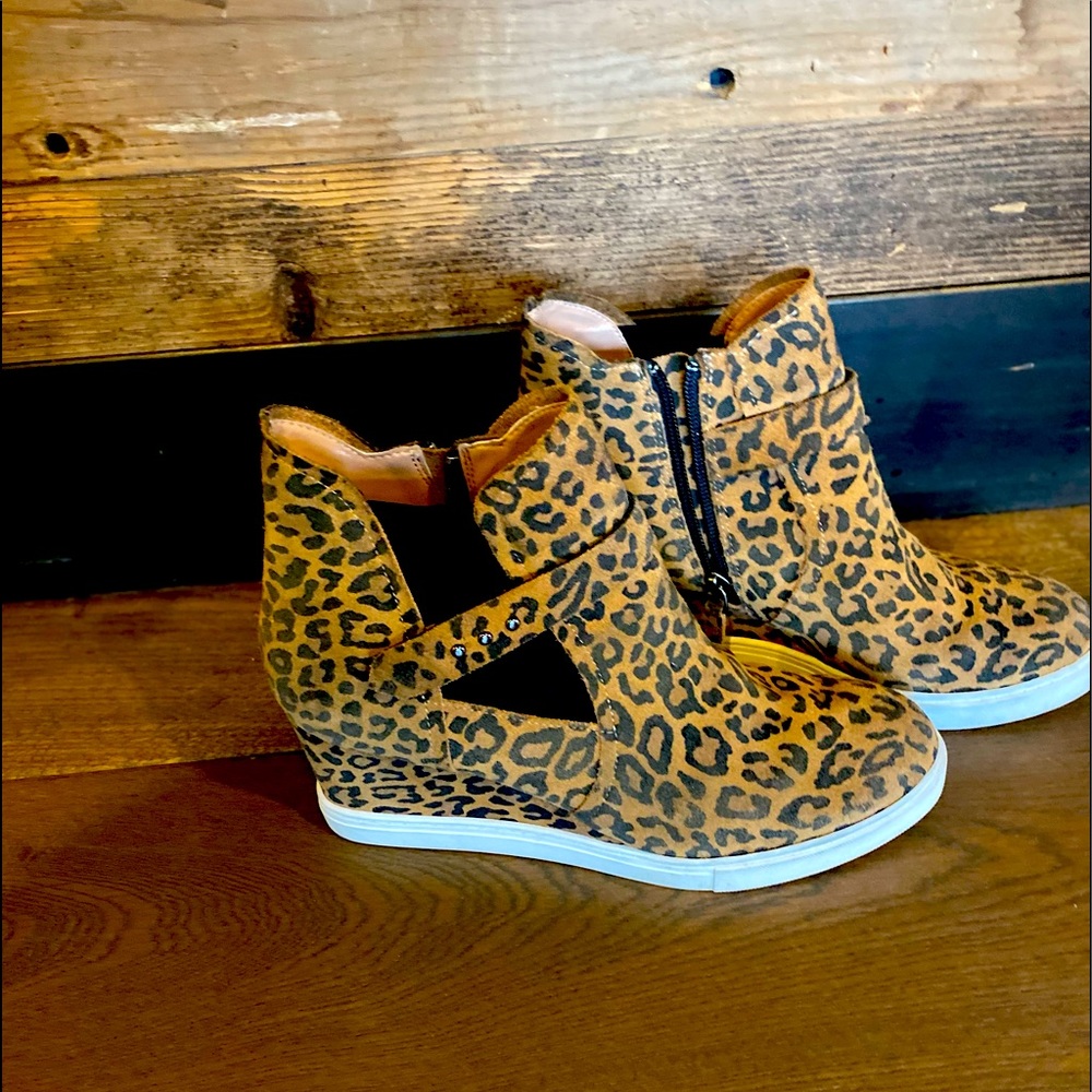 L Paolo Leopard Wedge Sneakers